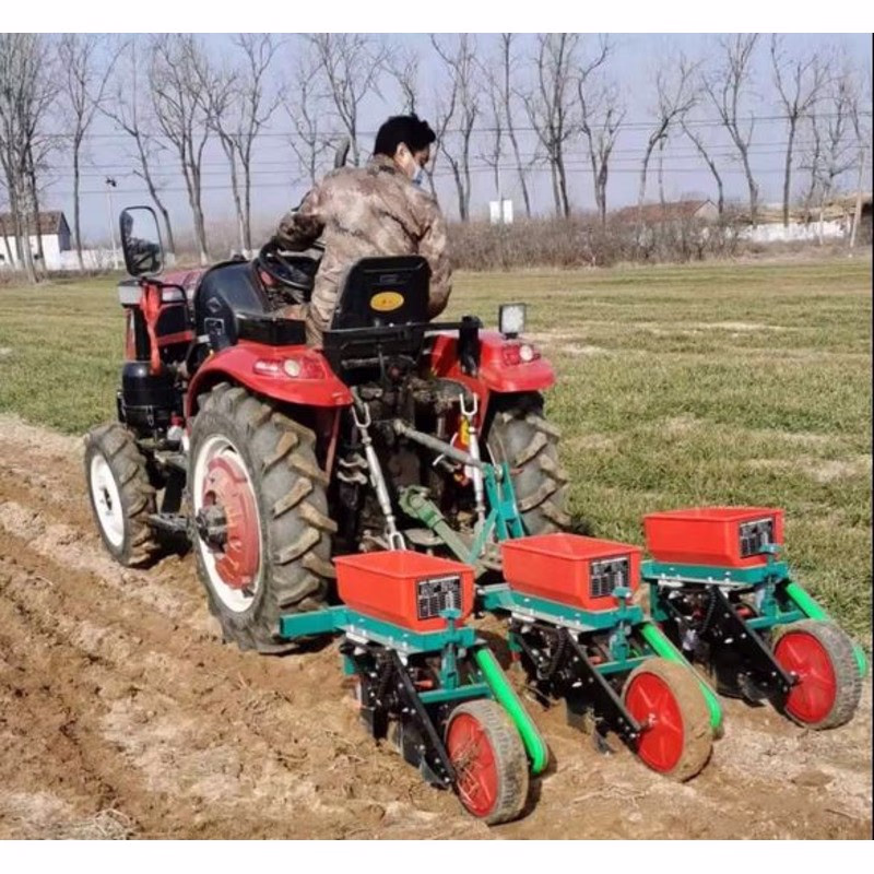 Semoir à maïs à 3 rangs monté sur tracteur WellBe OTRTC3